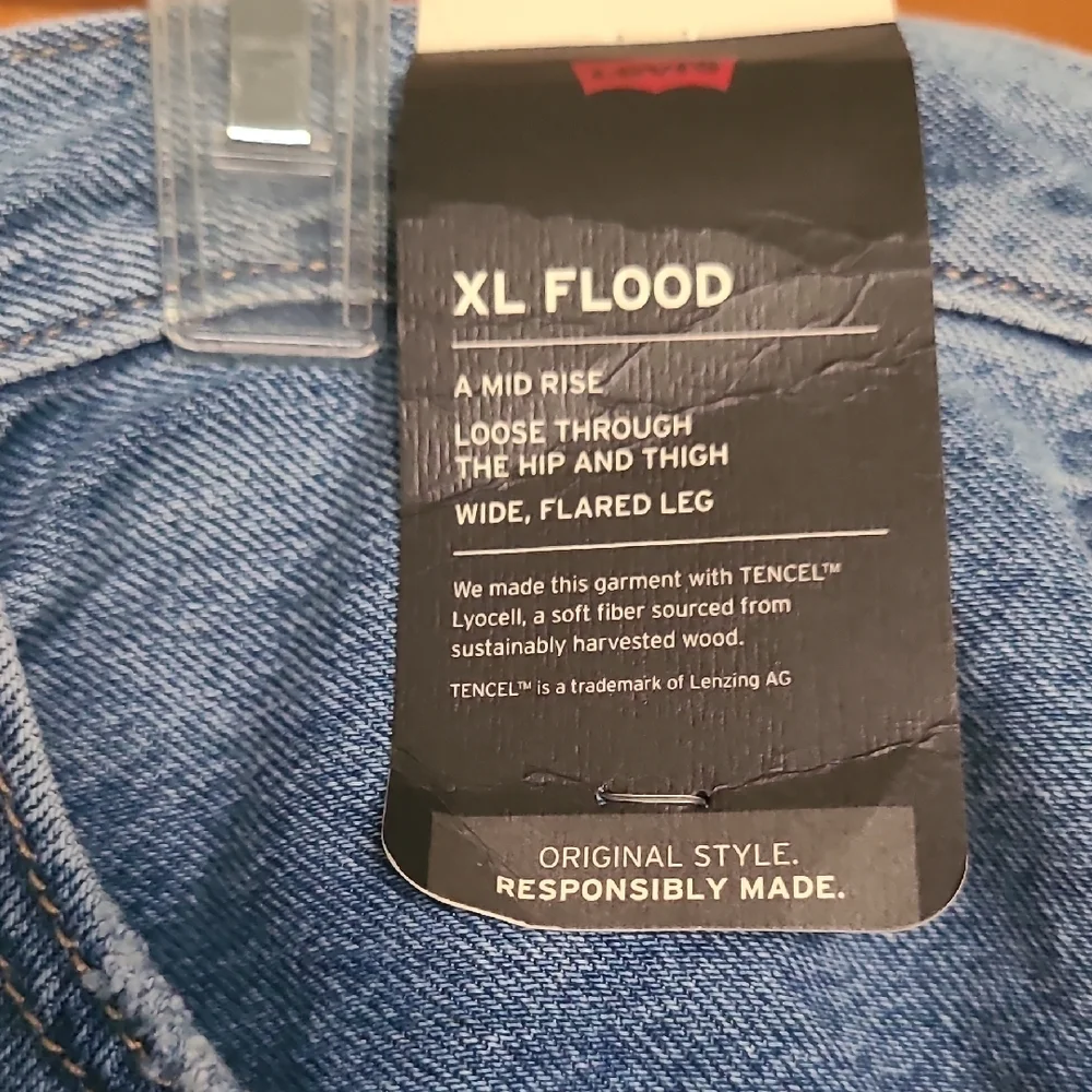 Levi's XL Flood Women's Jeans - Picture 2 of 5